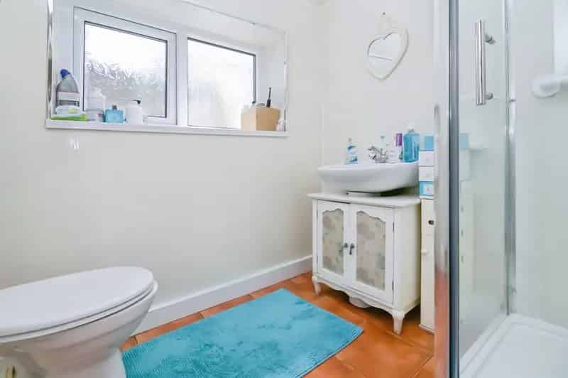 2 Bedroom Ground Floor Flat Private Garden M4 Corridor