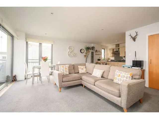 3 Bedroom Flat for Sale in Newhaven Edinburgh