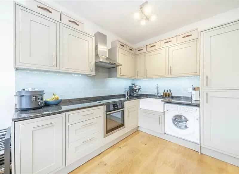 Refurbished Contemporary Apartment near Clapham Common