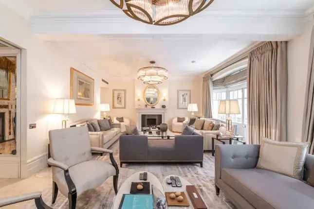 Duplex for Sale in Egerton Gardens London SW3