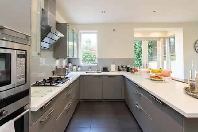 5 Bedroom Detached House for Sale in Wimbledon SW19