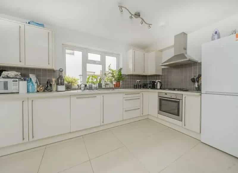 Three Bedroom Apartment Tollington Park Furnished