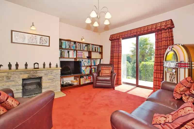 Unique Family Home with Panoramic Views and Extensive Gardens