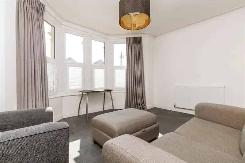 2 Bedroom Apartment to Rent Near Gloucester Road