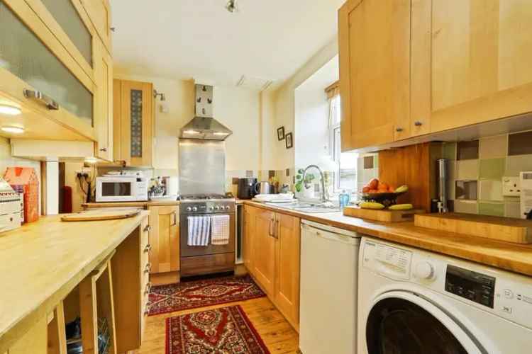2 Bed Mid Terrace House Rawdon Near Amenities and Schools