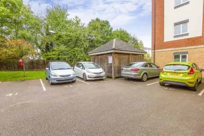 Two Double Bedroom Apartment Near Kettering Hospital