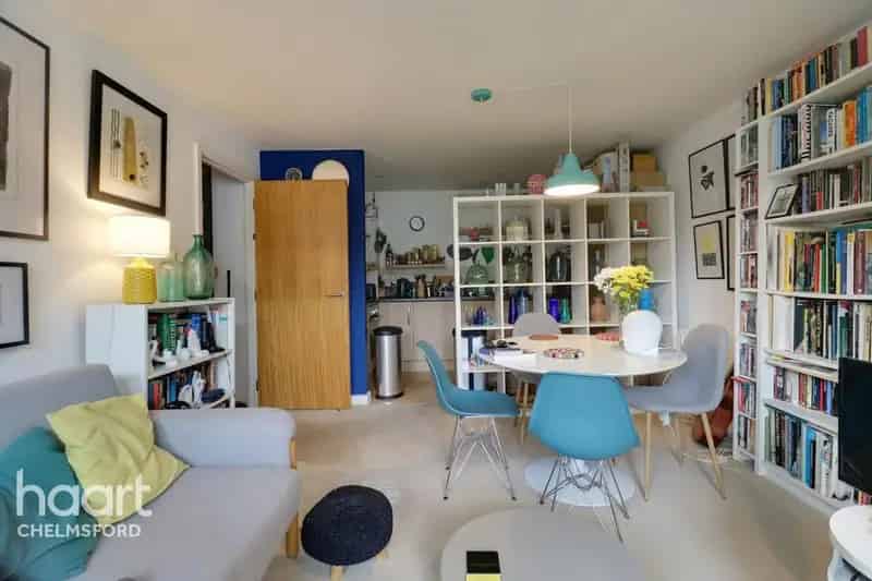 2 Bedroom Apartment for Sale - No Sale No Fee