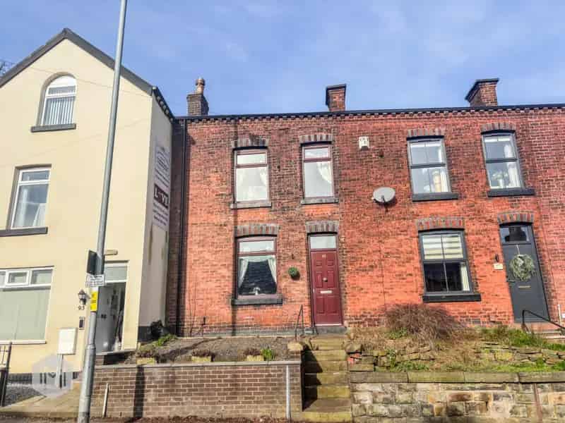 2 Bedroom Terraced House Near Schools and Amenities