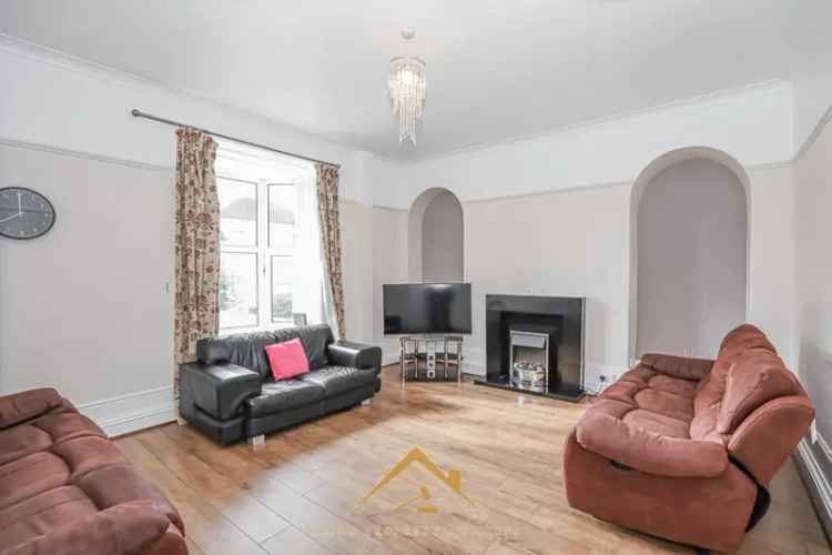 6 bedroom terraced house for sale