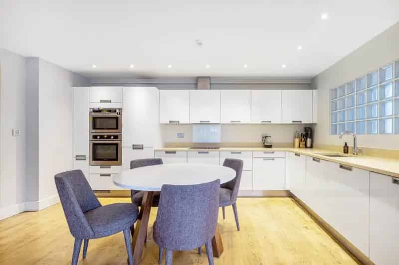 2 Bedroom Duplex Apartment for Sale in Wimbledon