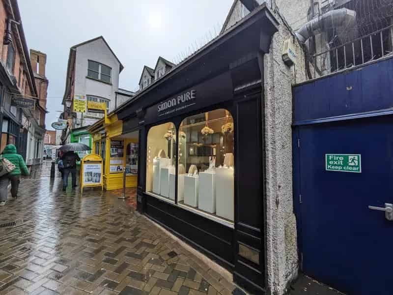 Class E Retail Shop to Let Swan Lane