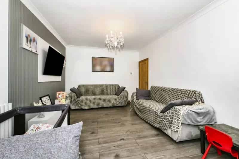 Immaculate Extended Semi Detached House New England