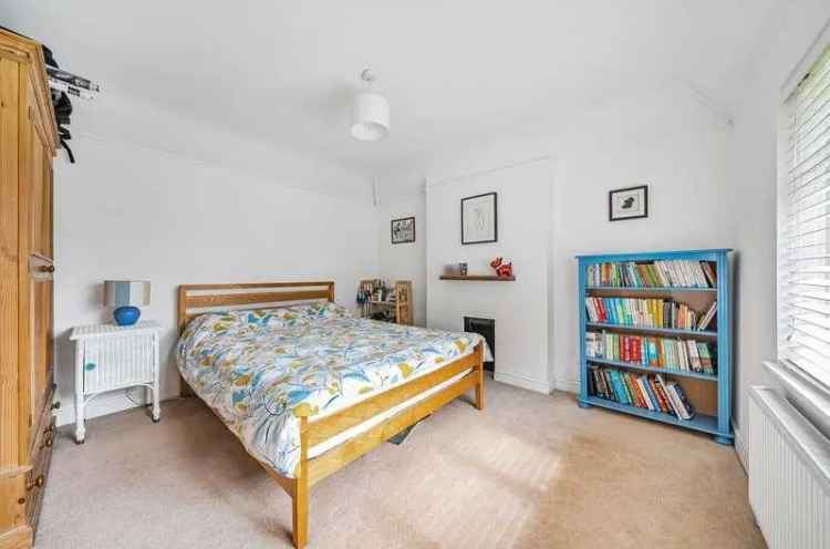4 Bed Detached House for Sale in Shamley Green