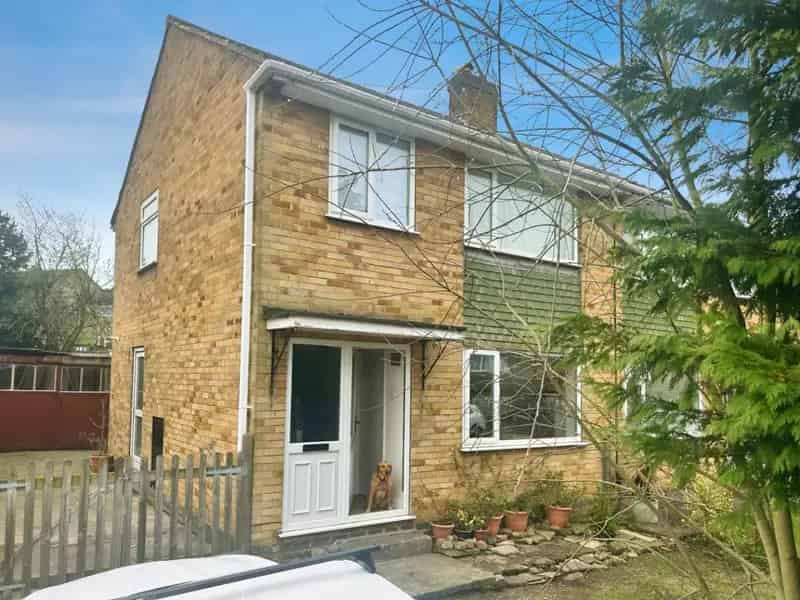 3 Bedroom Semi-Detached House For Sale in Harrogate