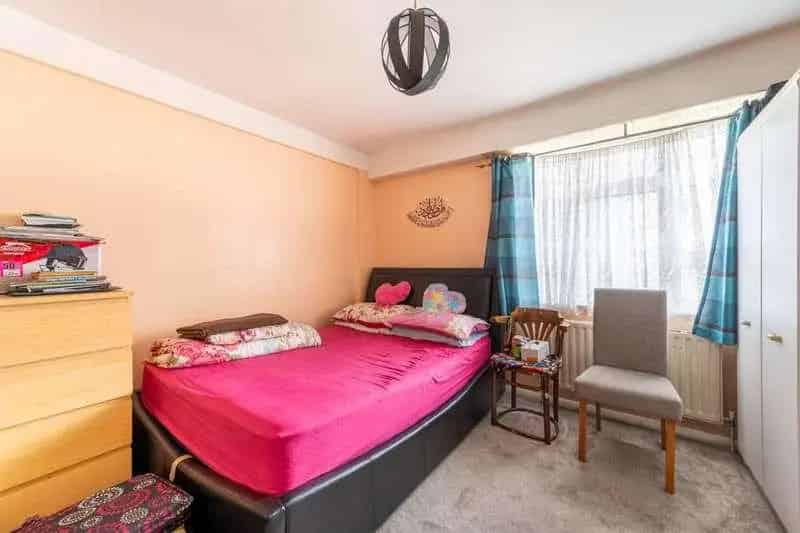 3 Bed Flat for Sale Near Willesden Green