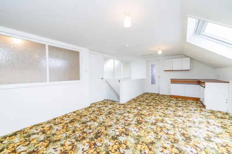 4 Bedroom Detached House with Double Garage and Large Garden