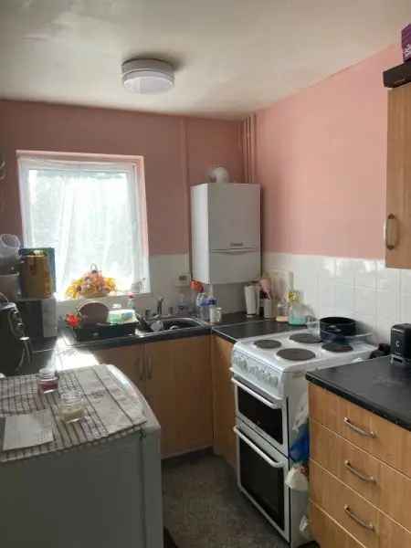 Flat For Rent in Basildon, England