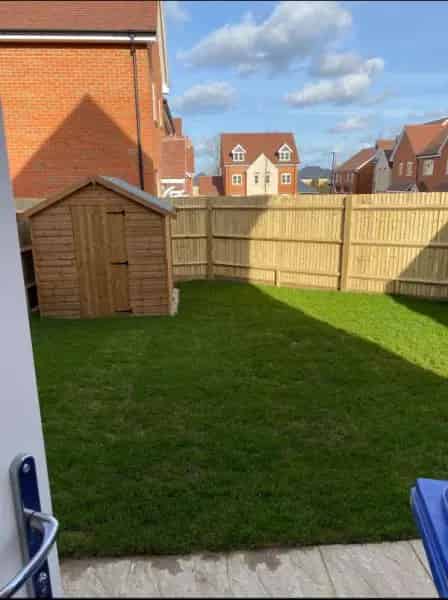 3 Bed End Terrace House Wellesley Aldershot