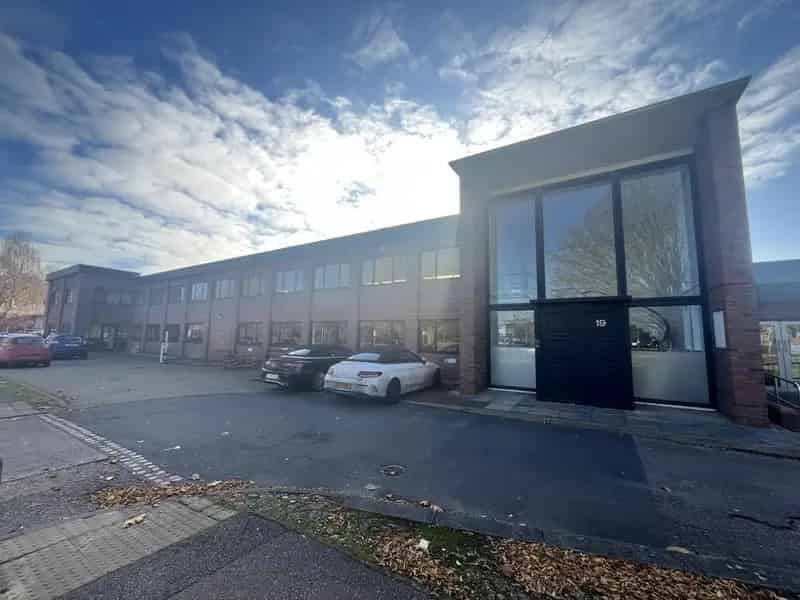 19 Lloyds Court Office Space for Lease