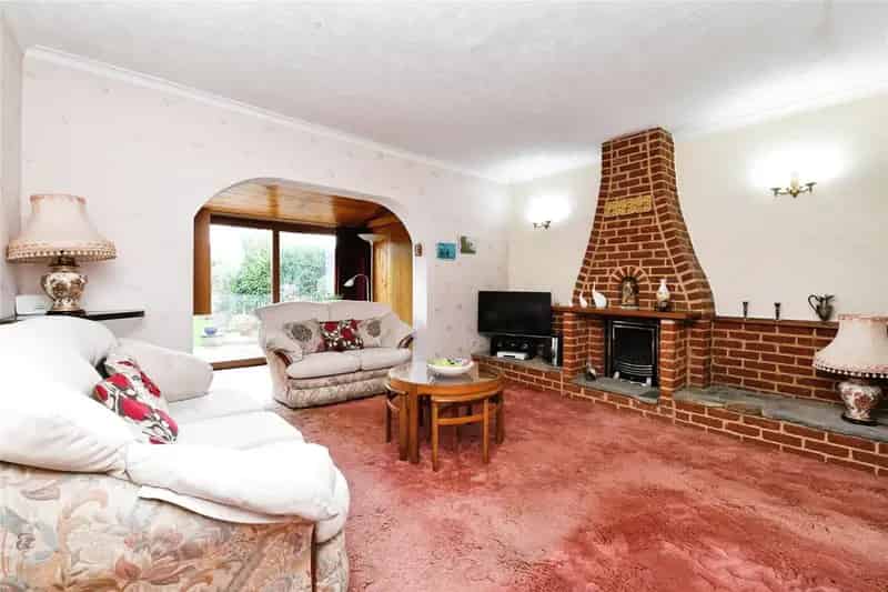 4 Bed Detached House Family Home Large Garden Ample Parking