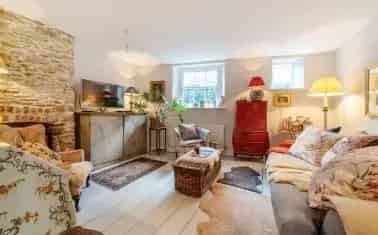 Charming 2-Bedroom Apartment in Totnes Town Centre