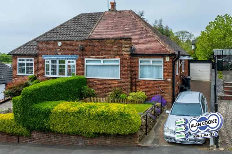 2 Bedroom Semi Detached Bungalow House to Rent