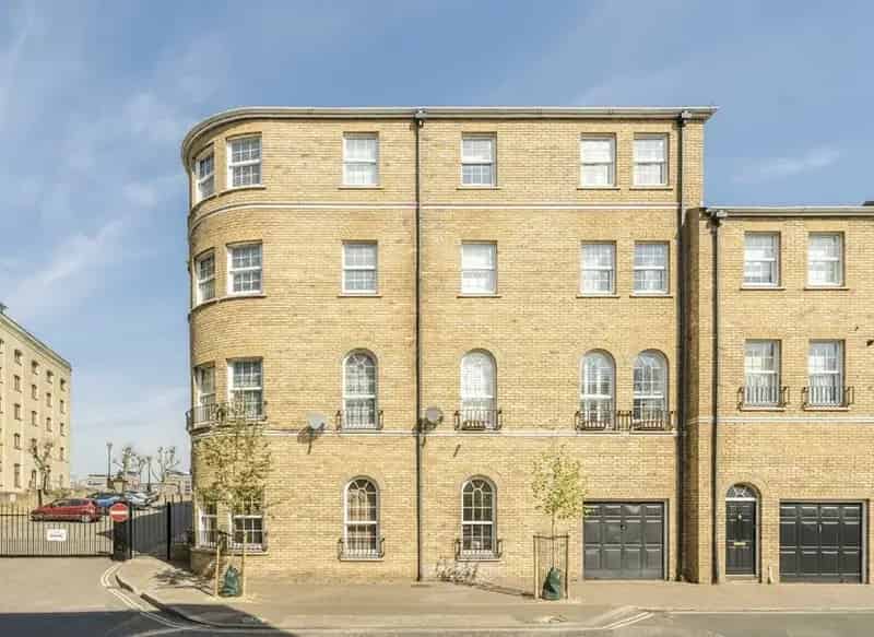 Riverside 2 Double Bedroom Flat  Rotherhithe