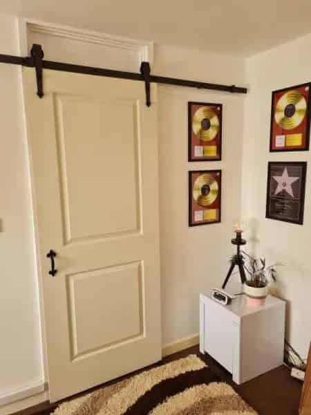 Ground Floor Flat Near Shops and High Street