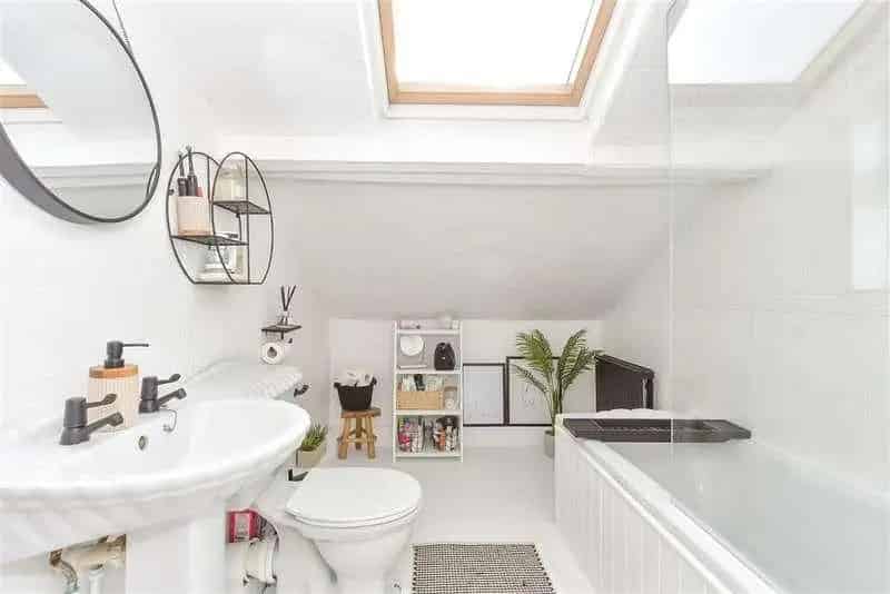 2 Bed House for Sale Near Littlehampton