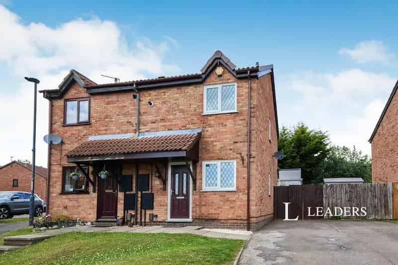 2 Bedroom Semi Detached House to Rent