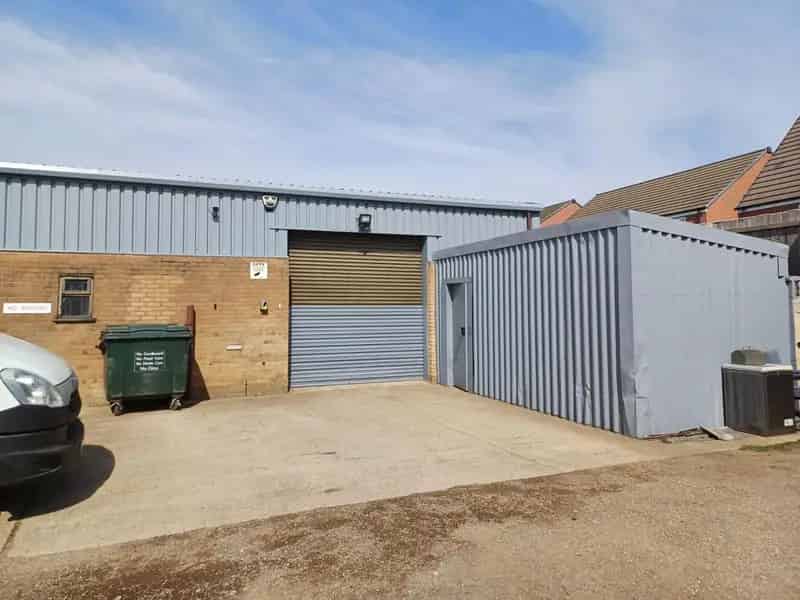 Steel Portal Frame End Terrace Unit with Parking and Office Space