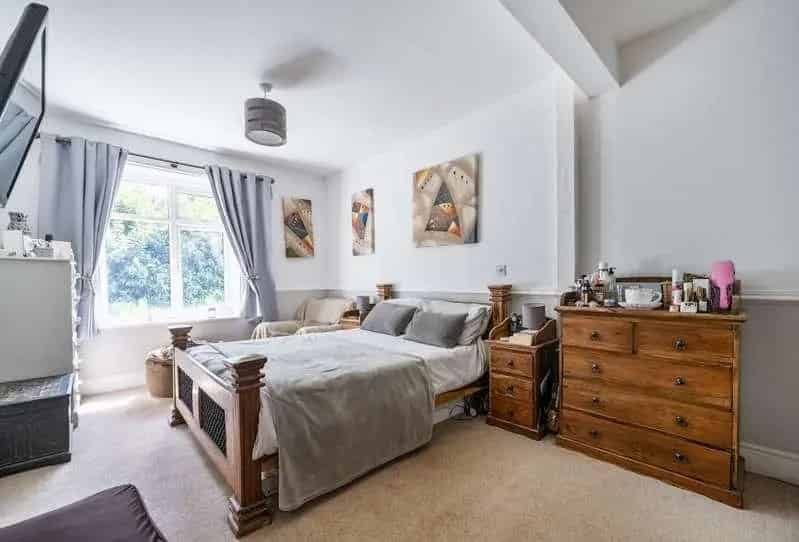 4 Bed Semi-Detached House for Sale