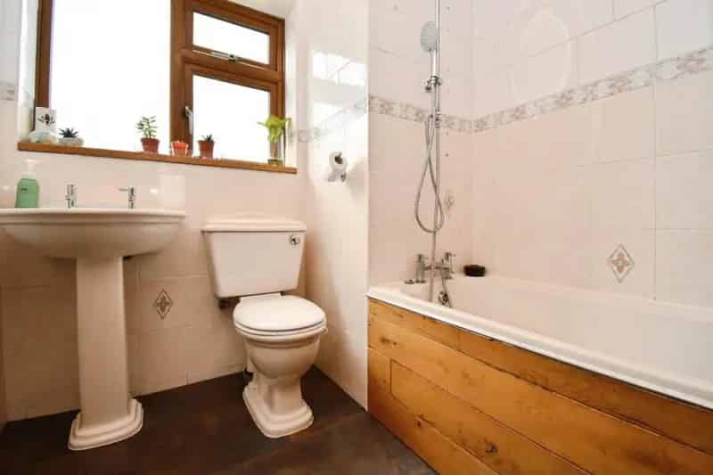 3 Bed House for Sale Popular Village Location