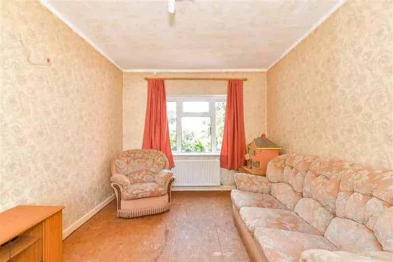 3 Bed Semi-Detached House For Sale Requiring Modernisation