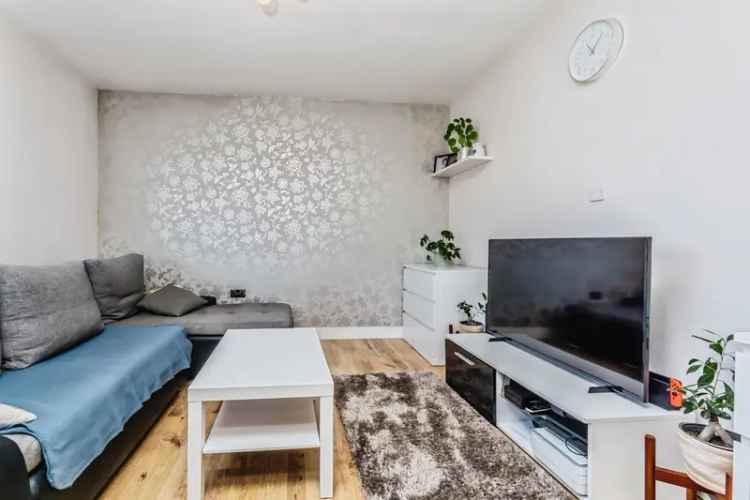 One Bedroom Flat in Caterham on the Hill