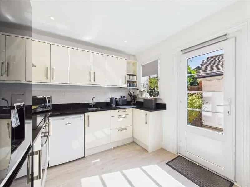 3 Bed House for Sale in Maplehurst Near Horsham