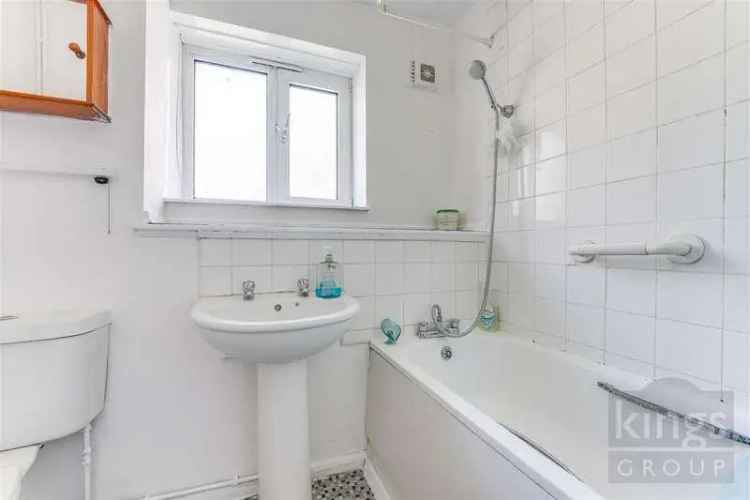 2 Bed Flat for Sale near Wood Street Station London