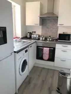4 Bedroom Student House Share Near Town Centre