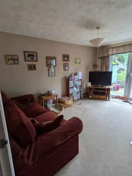 Family Home near Town Centre with Open Fields