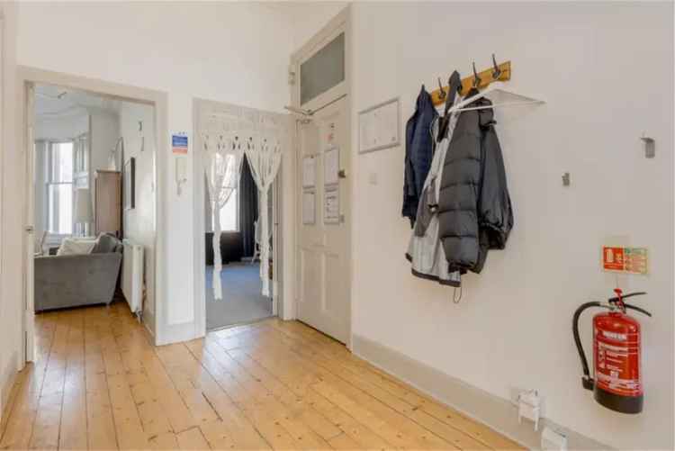 3 Bed Flat Marchmont Edinburgh Spacious Living Room Garden Parking