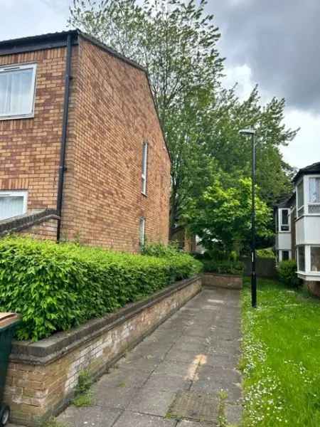 Flat For Rent in Coventry, England