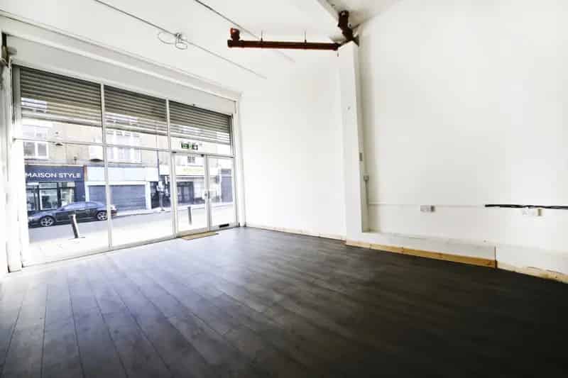 0 Bedroom Commercial Property House to Rent Brixton