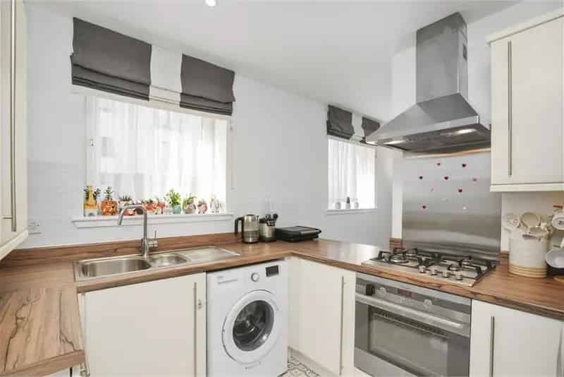 2 Bed Flat Ground Floor Bonnington Edinburgh