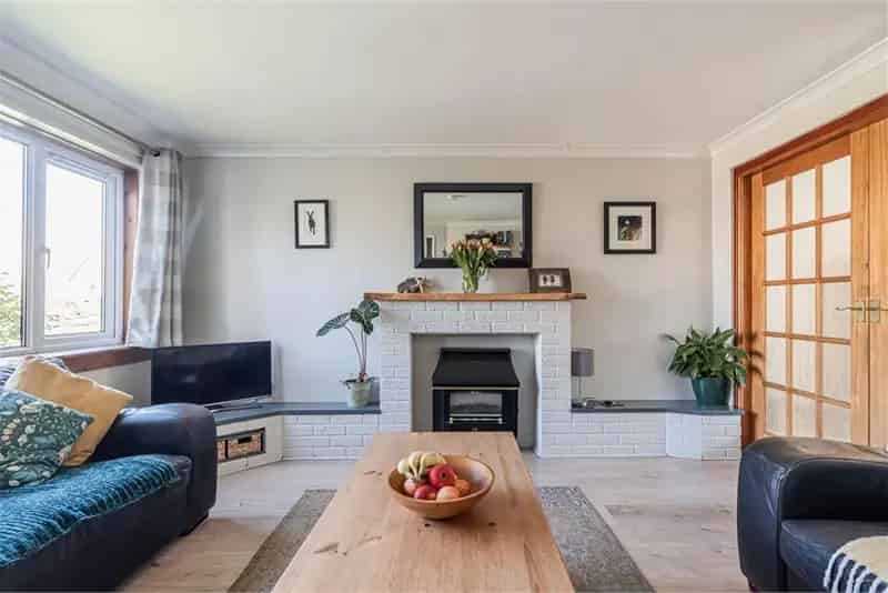 3 Bed Semi Detached House Bonnyrigg
