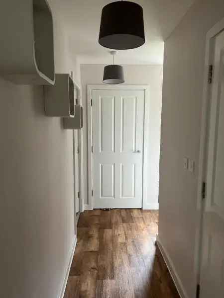 Flat For Rent in Mid Sussex, England