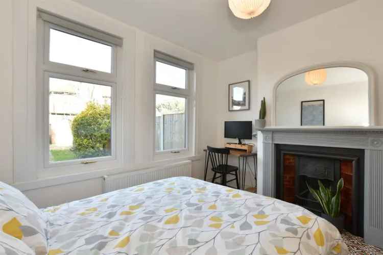 2 Bedroom Maisonette for Sale in Walthamstow