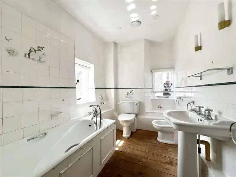 3 Bed Grade II Listed Cottage For Sale