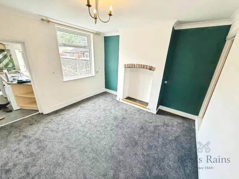 4 Bedroom Mid Terrace House to Rent Alsagers Bank Staffordshire