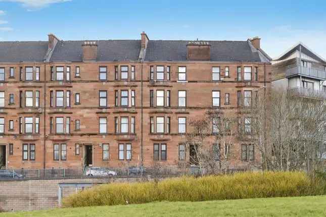 Top Floor Flat Springburn Glasgow G21 Two Double Bedrooms