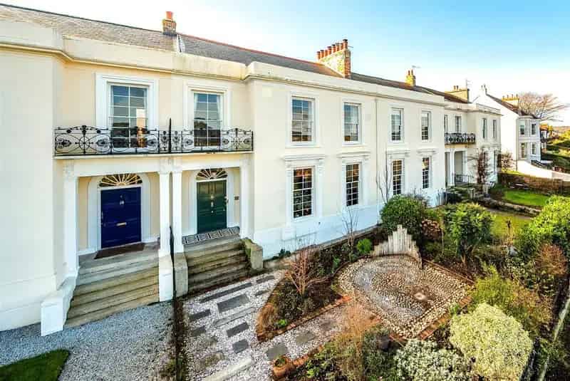 5 Bedroom Terraced House for Sale